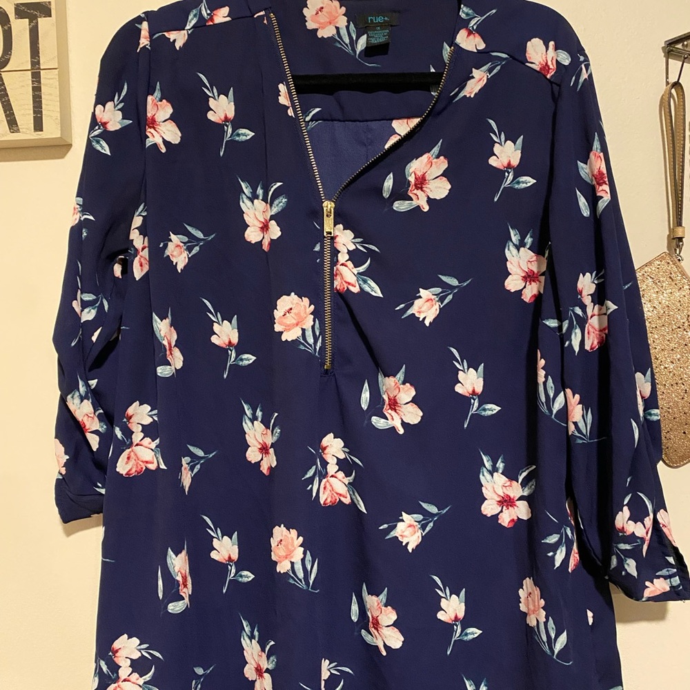 Zip down flowy shirt